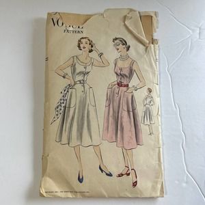 Vogue Vintage 1950's Pattern #7428 Women's Patch Pocket Dress Size 16 HTF